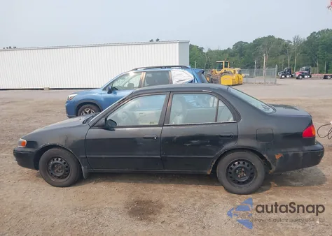 1998 Toyota Corolla Le from USA, damaged, VIN 2T1BR18E9WC052651